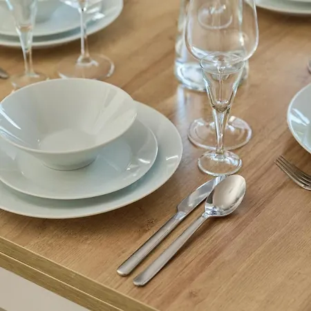 Spacious With Balcony Near The Slavic Hill By Renters Prestige Appartement *