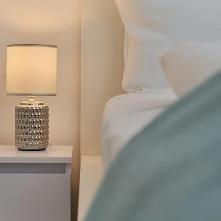 Spacious With Balcony Near The Slavic Hill By Renters Prestige