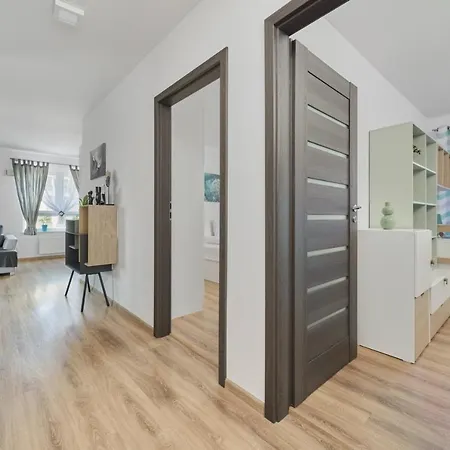 Spacious With Balcony Near The Slavic Hill By Renters Prestige * Wrocław