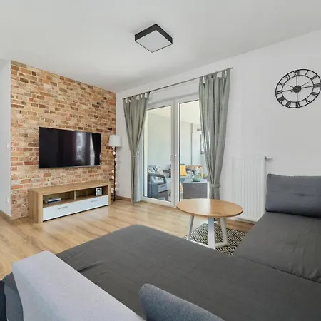 Spacious With Balcony Near The Slavic Hill By Renters Prestige * Wrocław