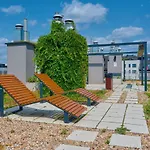 アパート Spacious With Balcony Near The Slavic Hill By Renters Prestige