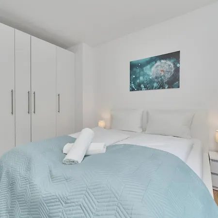 Spacious With Balcony Near The Slavic Hill By Renters Prestige Wroclaw