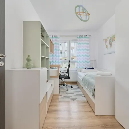 Spacious With Balcony Near The Slavic Hill By Renters Prestige Apartamento *