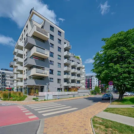 Spacious With Balcony Near The Slavic Hill By Renters Prestige * Wroclaw