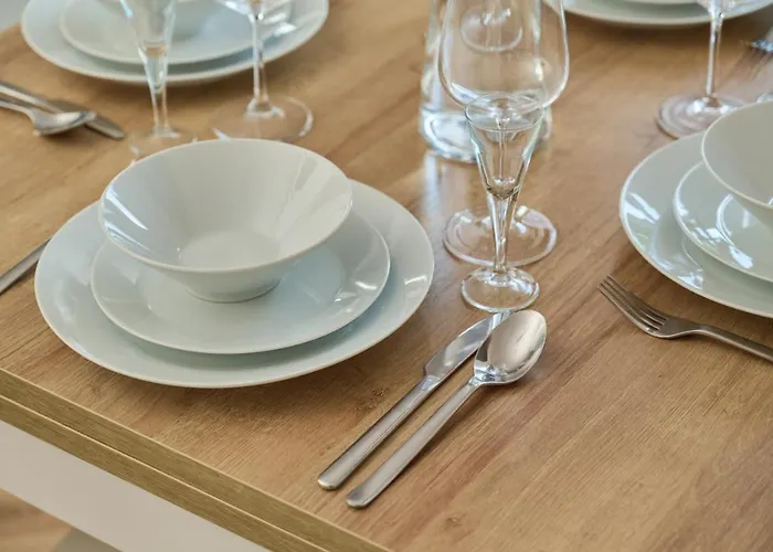 Spacious With Balcony Near The Slavic Hill By Renters Prestige Appartamento *