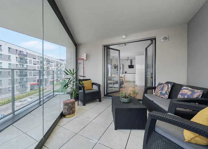 Appartamento Spacious With Balcony Near The Slavic Hill By Renters Prestige *