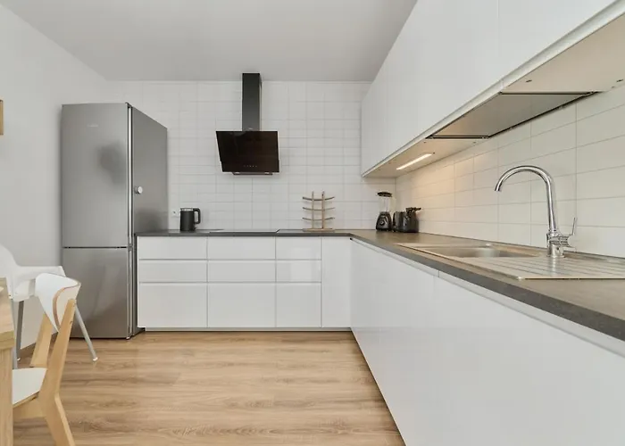 Spacious With Balcony Near The Slavic Hill By Renters Prestige * Breslavia