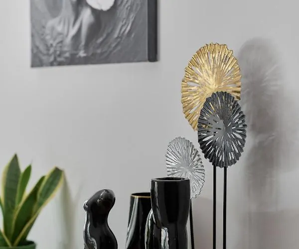 Spacious With Balcony Near The Slavic Hill By Renters Prestige *