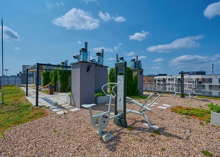 Spacious With Balcony Near The Slavic Hill By Renters Prestige *