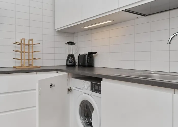 Appartamento Spacious With Balcony Near The Slavic Hill By Renters Prestige