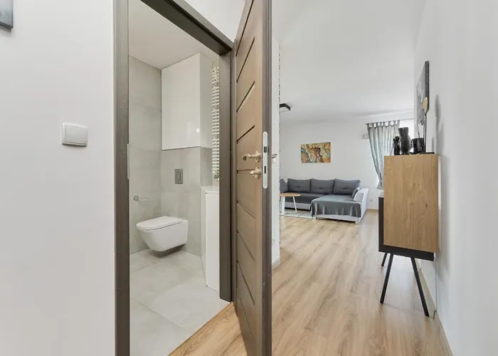 Spacious With Balcony Near The Slavic Hill By Renters Prestige * Breslavia