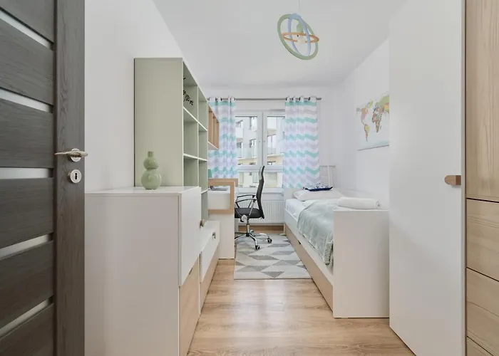 Spacious With Balcony Near The Slavic Hill By Renters Prestige Appartamento *