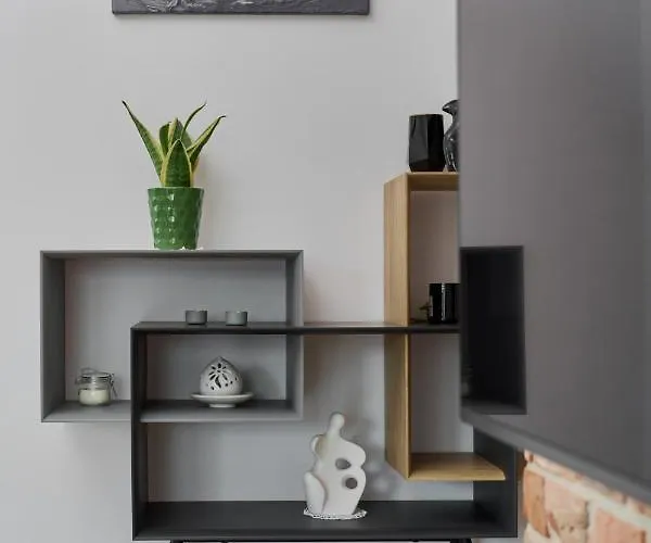 Spacious With Balcony Near The Slavic Hill By Renters Prestige *